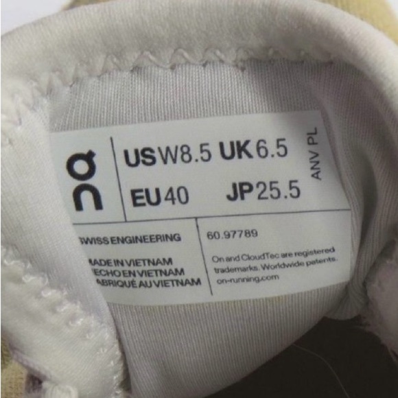 On Running Cloud X 3 Savannah/Frost Running Shoes 60.97789 Women’s Size 8.5 - Picture 13 of 16